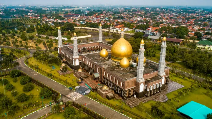 Masjid Jamingaturohmah: Tempat Ibadah yang Menyatukan Jiwa Cilacap